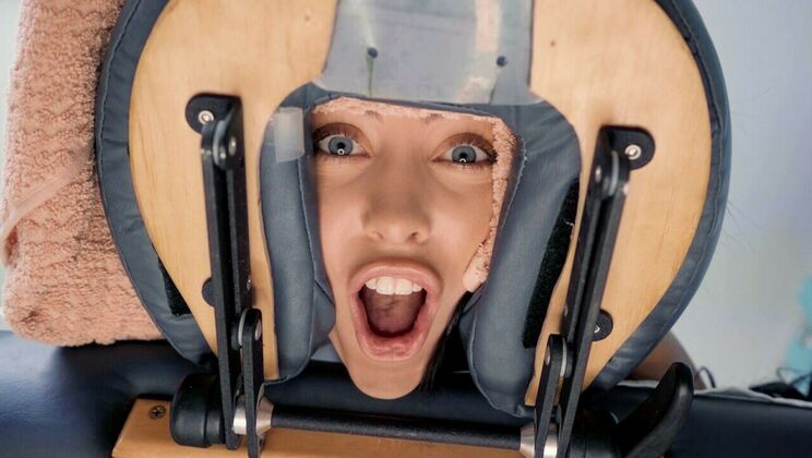 Theodora's Blowjob and Facial