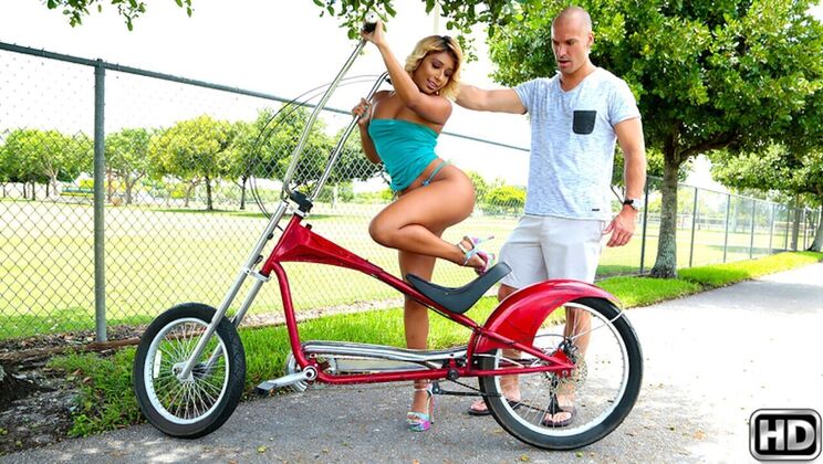 Blonde Bombshell Ally Berry Gets Facial Cumshot