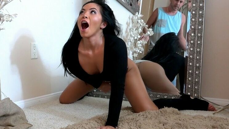 Morgan Lee Looks Inside Her Ass