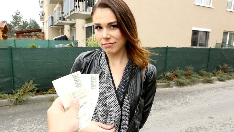 Creampie Action in Car Backseat