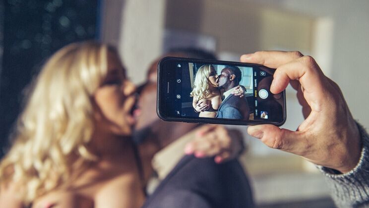 Big Dick Antonio Black Takes on Brunette