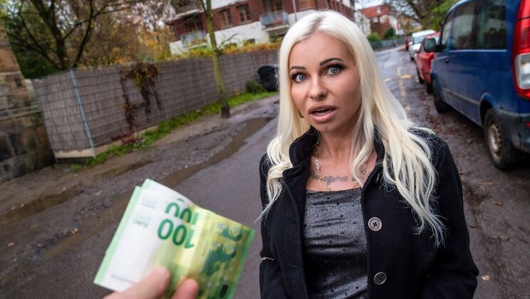 Pierced MILF Teacher in Outdoor Blowjob