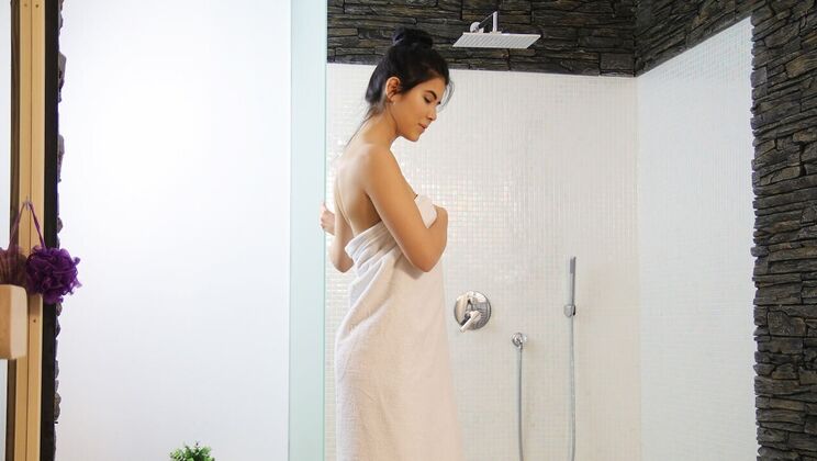 Reverse Cowgirl Shower Sex with Kristof