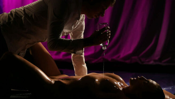 Massage and Masturbation with Nicole