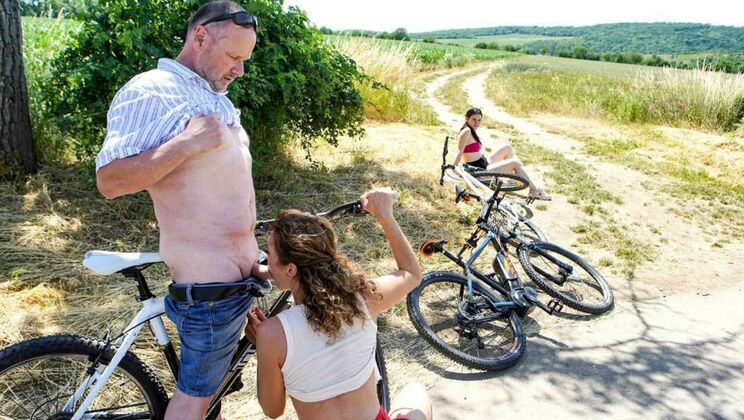 Melany and Julia North's Amateur Outdoor Fun