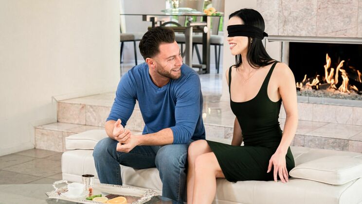 Brunette Diana's Blowjob and Cum