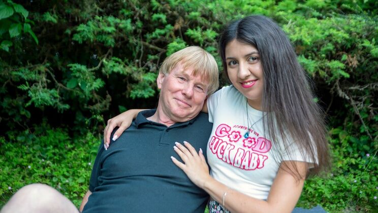  A Young Girl for 69 and Kissing 