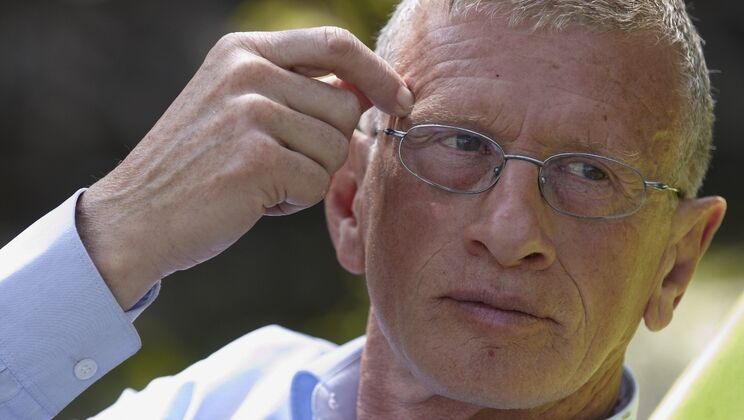 Brunette Babe in Bikini Gets Fucked