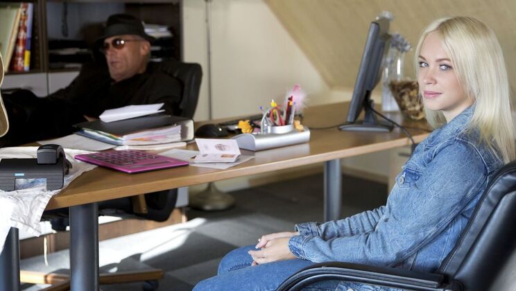 Cum Swallowing Slut Arteya in Action