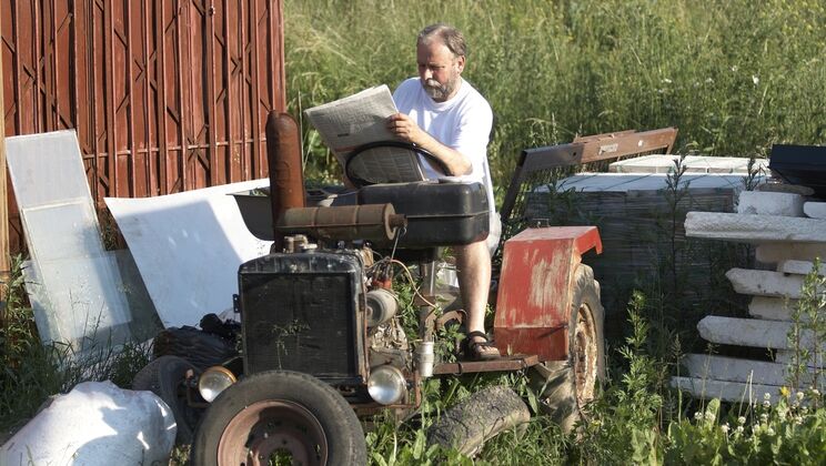 Luciana's Masturbation and Cumshot Solo