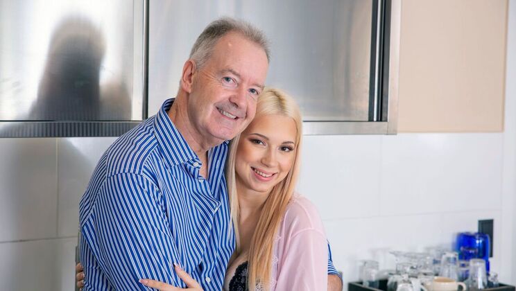 Pussy Licking and Deepthroat with Roxy Risingstar