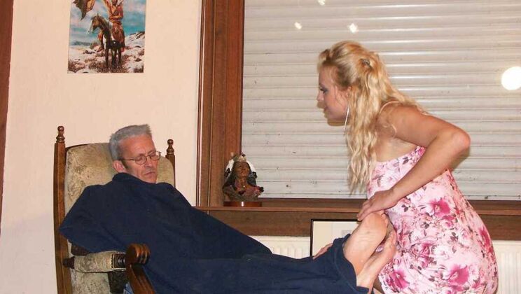 Massage Turns into Deepthroat and More