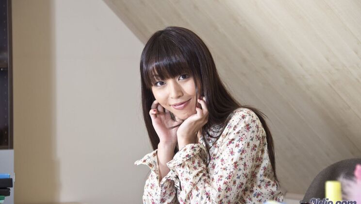 Marika Hase Enjoys a Sizzling Blowjob with Hugo