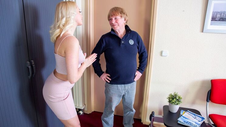 69 and Pussy Licking with a Natural Titted Babe