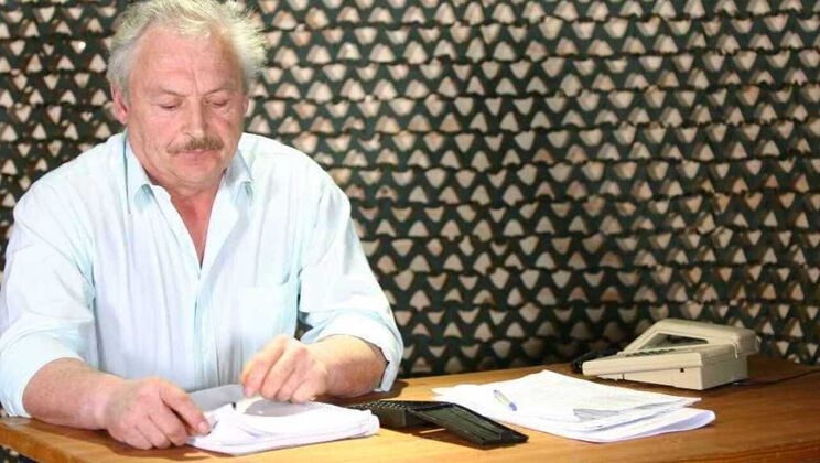 Kissing and Cum Swallowing with Gustavo