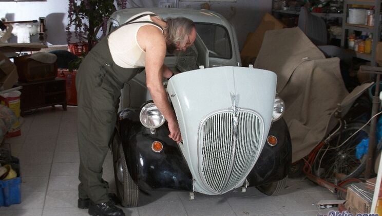 Old Man and Young Girl - A Hot Sex Video