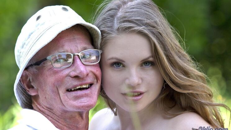 Outdoor Blowjob and Handjob with Blonde Teen