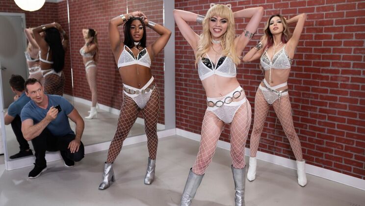 Deepthroat and Blowjob Fun with Pierce Paris