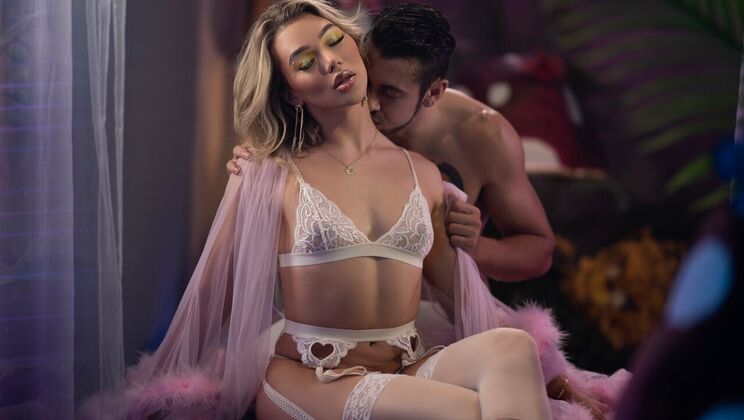 Emma Rose's Masturbation Fantasy