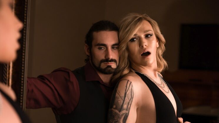 Shemale Blondes Have a Blast - Jaxton Wheeler & Aspen Brooks