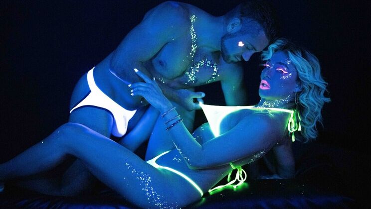 Anal Booty Play with Emma Rose