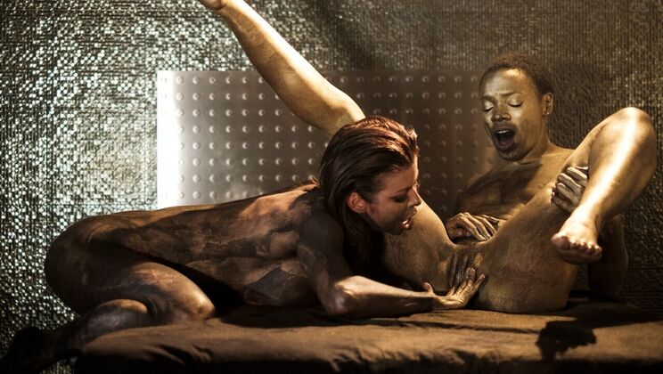 Face Sitting and Kissing: Alexis Loves Ana Foxxx