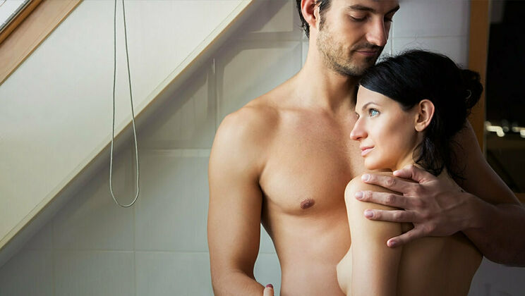 Brunette Bombshell Sucks and Gets Sucked (2016)