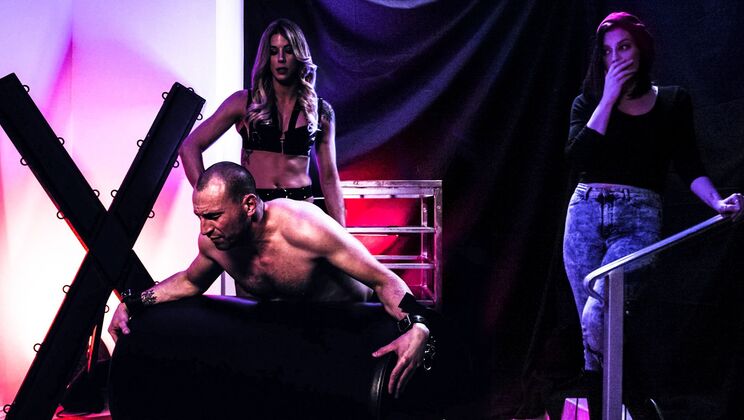 Domination Session with Sovereign Syre