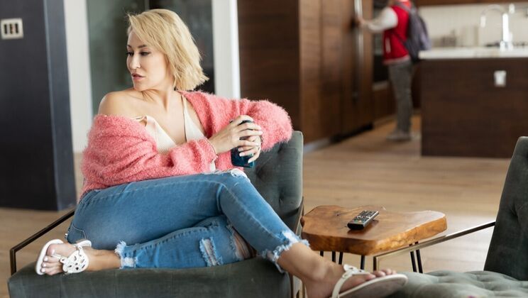 Stepmom Ryan Keely Seduces Stepson Joshua Lewis