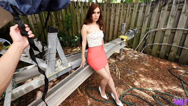 Stepmom Breaks Her Dry Spell - S7:E2