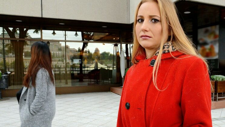 Horny Young Wife Donates Sex