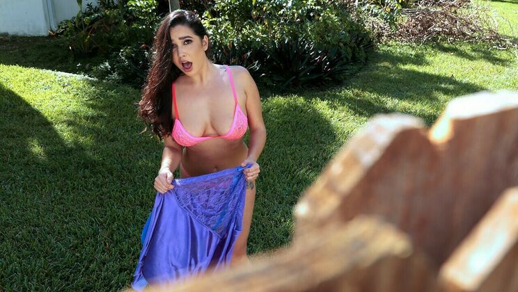 Karlee Grey's Bubble Butt Bounces