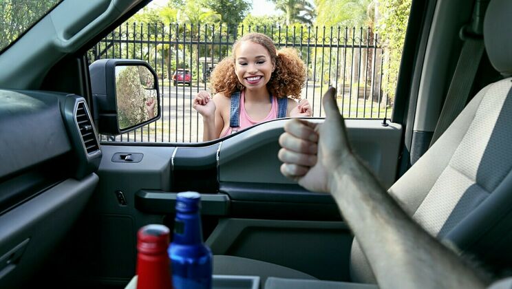 Petite Blonde Gets Fucked in the Car