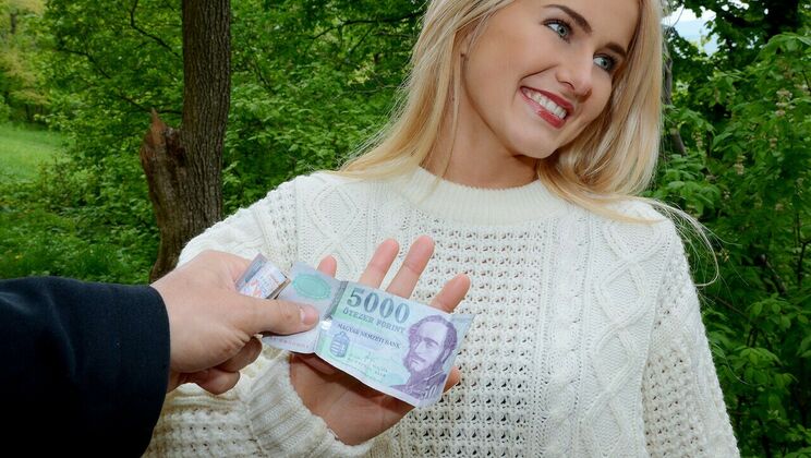 Outdoor Sex with Blonde Babe Aisha