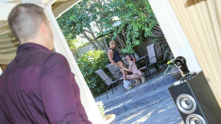 Anna Bell Peaks Gets Facial Cumshot