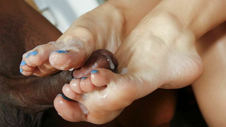 Brunette Cassidy Klein Foot Fetish