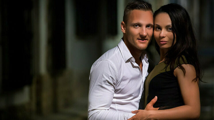 Kissing and Pussy Licking with Couple