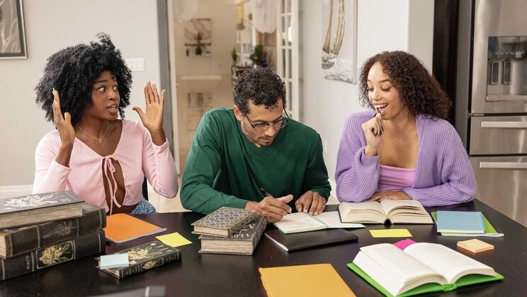 [SneakySex] - Sexy Bubble Butts in College Threesomes - Alex Jones - Alexis Tae - Nicole Kitt