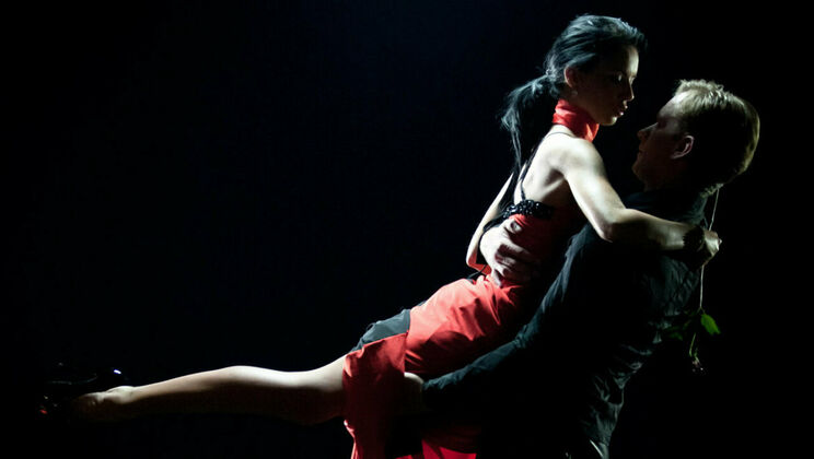 Gina Devine Tango Fuck - Blowjob & Doggystyle with Brunette Czech Babe