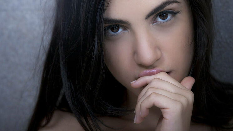 Spanish Siren Luna in Lingerie