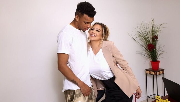 Stepfamily Fucking: Latina MILF Takes Big Cock