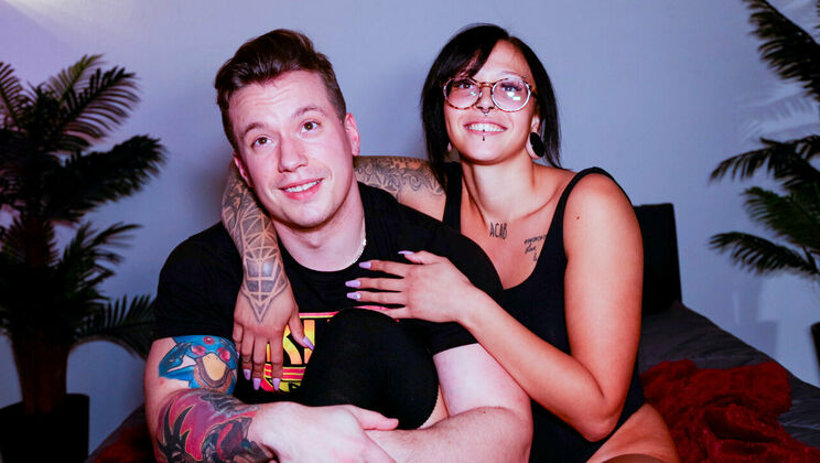 Hot Blonde Mai Cox and Billy Burke Get Rough!