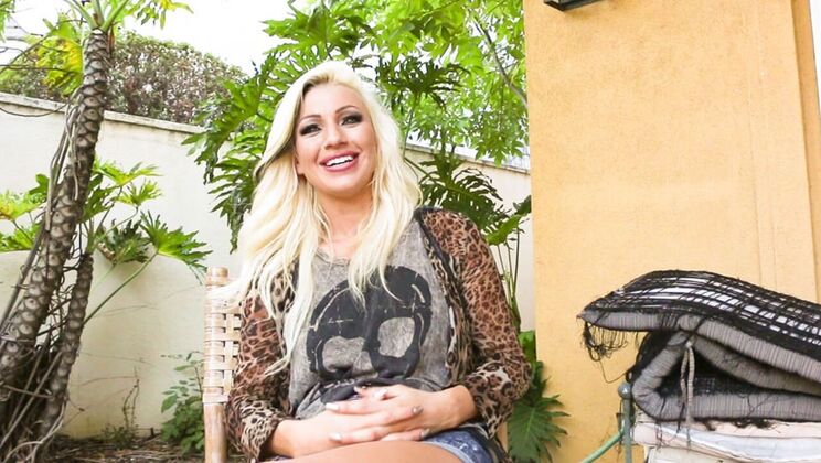 Latina MILF Gets Down with Blonde Lover - Massage Featurette