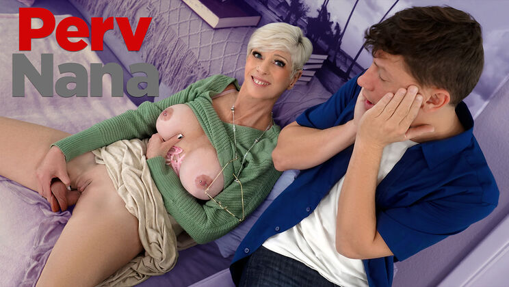 Older Woman Foxxxy Darlin Pleasures Young Rion King