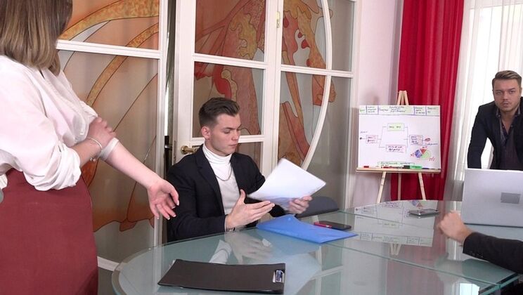 Mia Piper's Gaping Ass Gets Double Pussy Action