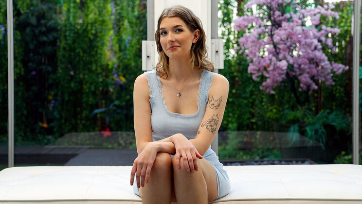 Bea's Pussy and Blowjob