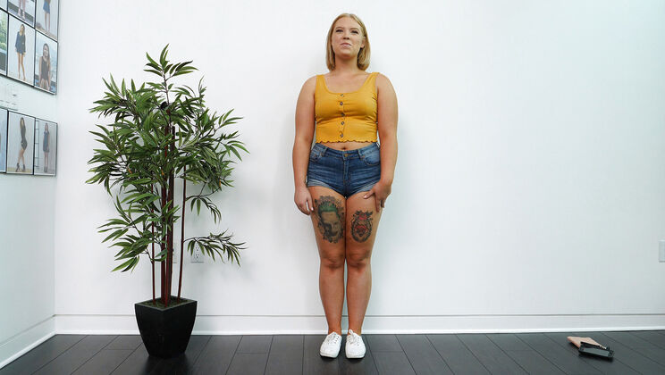 Cindy Gets a Facial Cumshot