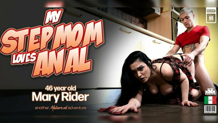 Stepmom Mary Rider’s beautiful ass takes anal pounding