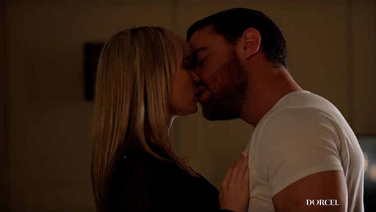 Lilly Bell's Lingerie and Candaulism