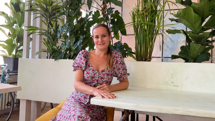 Domino & Serafina: Sally's Steamy Surprise